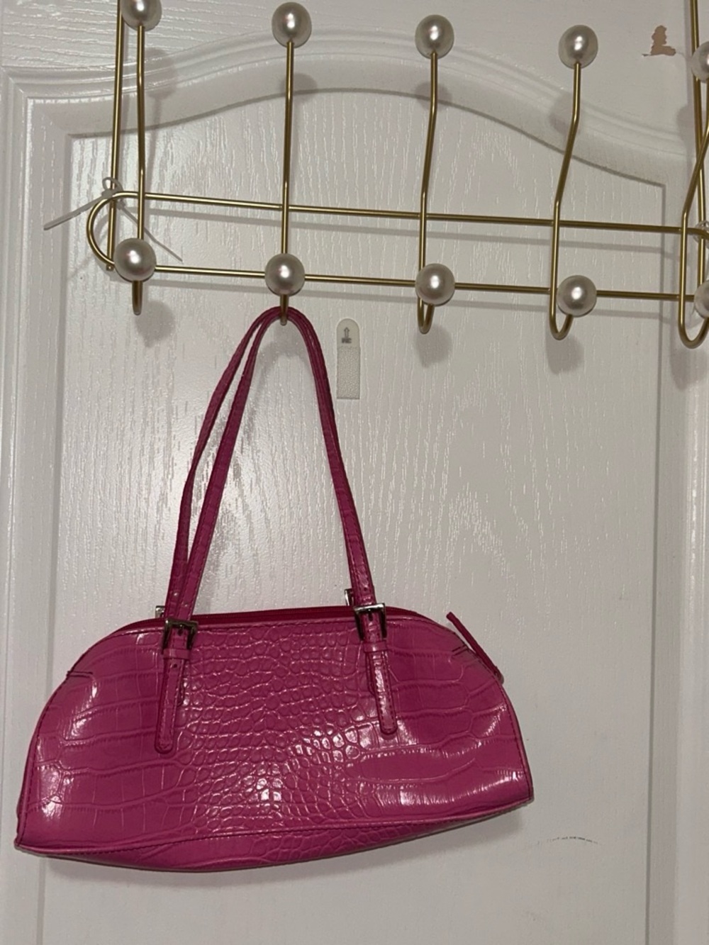 Stylish Pink Croc-Embossed Shoulder Bag